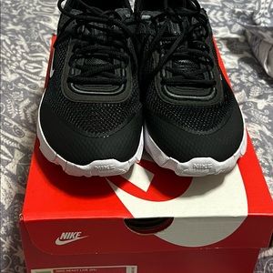 Big kids Nike React Live